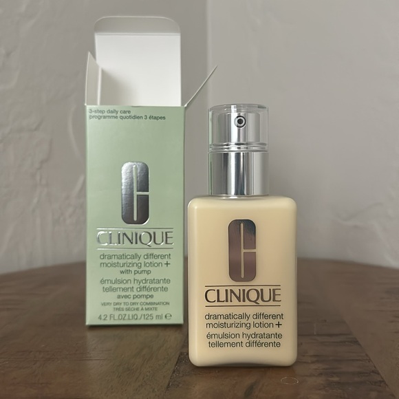 Clinique Other - ✨ Clinique Dramatically Different Lotion